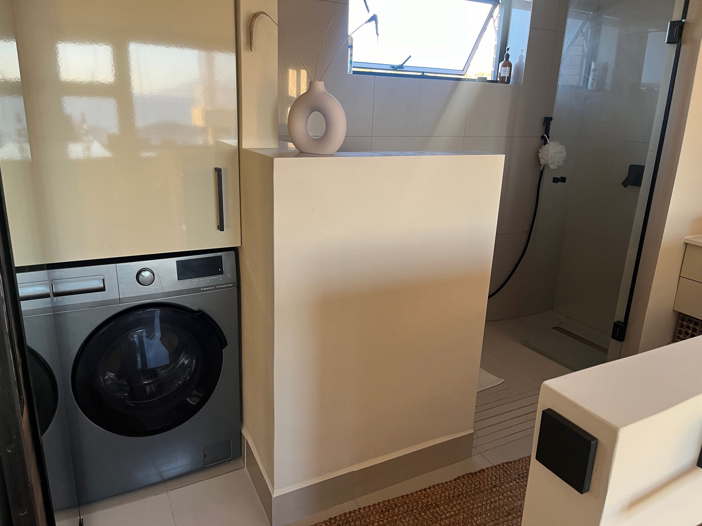 Seacret Whale - Accommodation